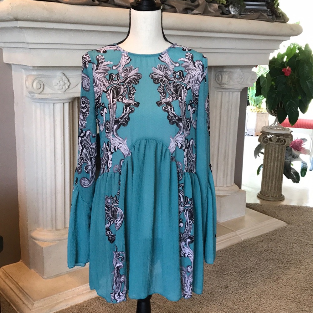 SOLD  Free People Symphony  Bell Sleeve Dress - Picture 7 of 8